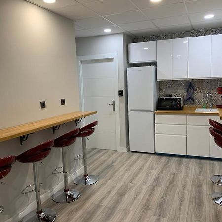 Cv33 Ostatua Hotel Bilbao Eksteriør billede