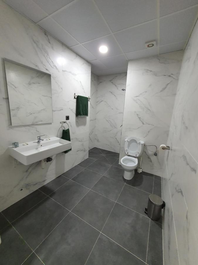 Cv33 Ostatua Hotel Bilbao Eksteriør billede